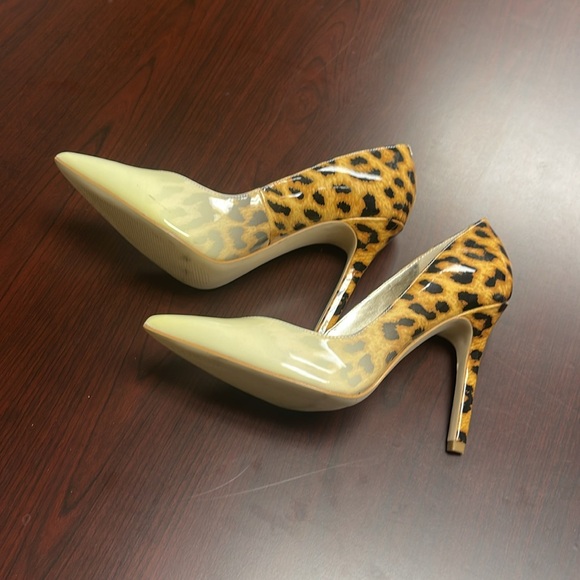 NWT Guess Shoes Heel 4.25" Tall - Picture 3 of 5